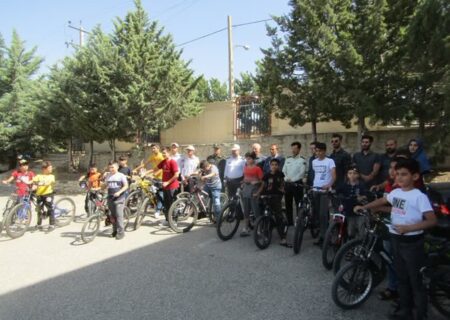 دوچرخه‌سواران اسدآبادی با شعار «نه به اعتیاد» رکاب زدند
