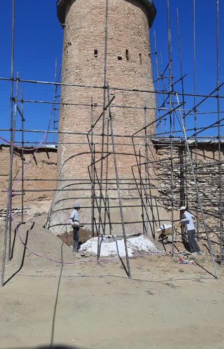 برج تاریخی روستای  بید کرپه وسطی  مرمت می شود