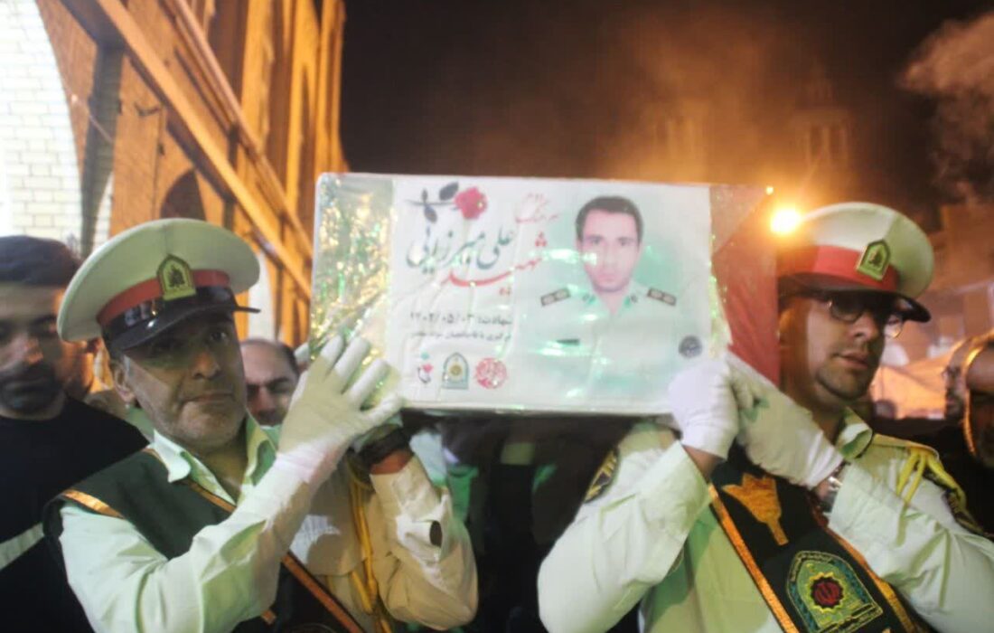 وداع مردم ملایر با شهید مدافع امنیت/تصاویر