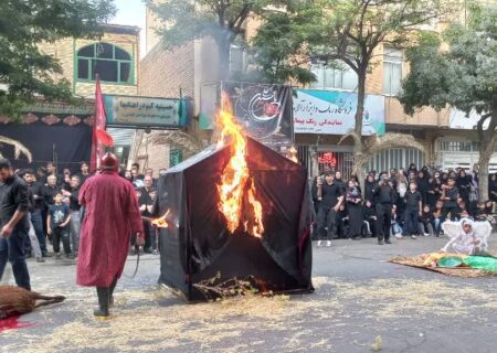 مراسم نمادین آتش زدن خیمه ها عصر عاشورا در همدان