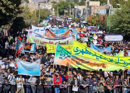 حضور باشکوه مردم نهاوند در راهپیمایی روز ۱۳ آبان