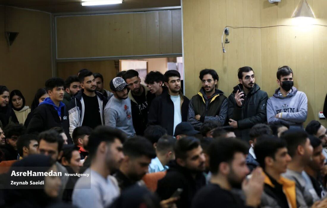 برگزاری مراسم روز دانشجو با مطالبه‌گری از مسئولان