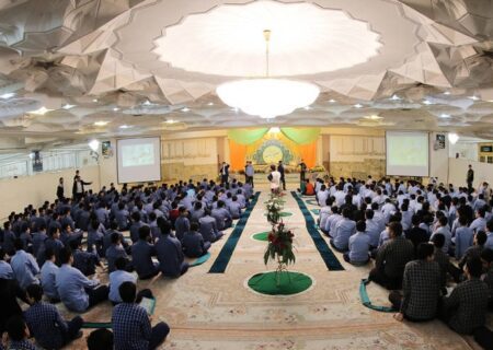 محفل انس با قرآن و جشن تکلیف برای ۸۰۰۰ دانش‌آموز