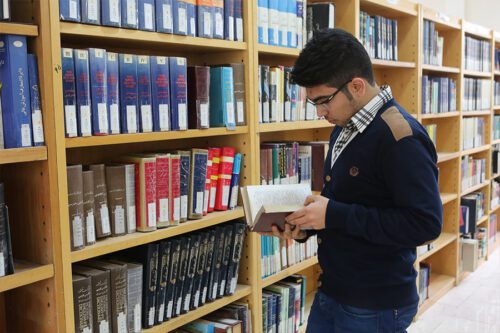 محافل ادبی و قرآنی در کتابخانه‌ها، پلی بین نسل‌ها
