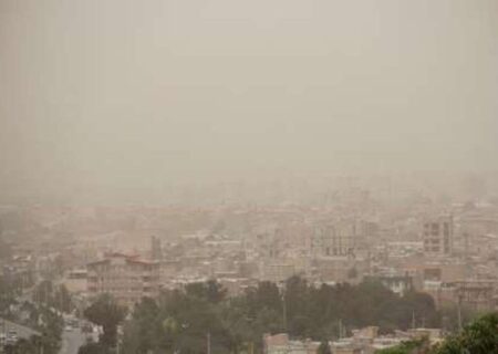 غبار رقیق در آسمان همدان