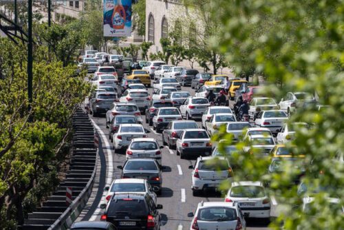 همدان شهری که در ترافیک گیر کرده است