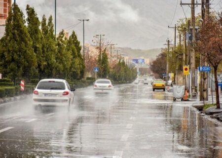 بارش پراکنده باران در همدان