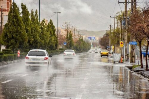 بارش پراکنده باران در همدان