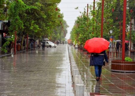 باران و رعدوبرق در راه همدان