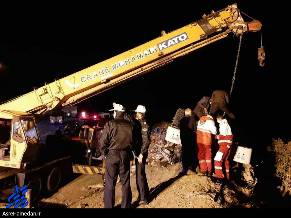 واژگونی کامیون هوو در گردنه اسدآباد، جان راننده و کمک‌راننده را گرفت/۴ راهکار پلیس راهور برای پیشگیری از تصادفات در گردنه