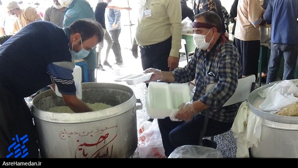 پخت و توزیع ۱۰ هزار غذای نذری به نیابت از ۷۲ شهید کربلا در عید غدیر در شهر پالیز اسدآباد