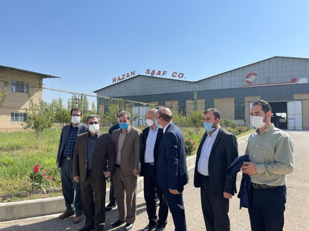 بازدید رئیس کل دادگستری استان همدان از ۳ شرکت تولیدی در استان/برای رفع موانع تولید همتی مضاعف نیاز است+تصاویر