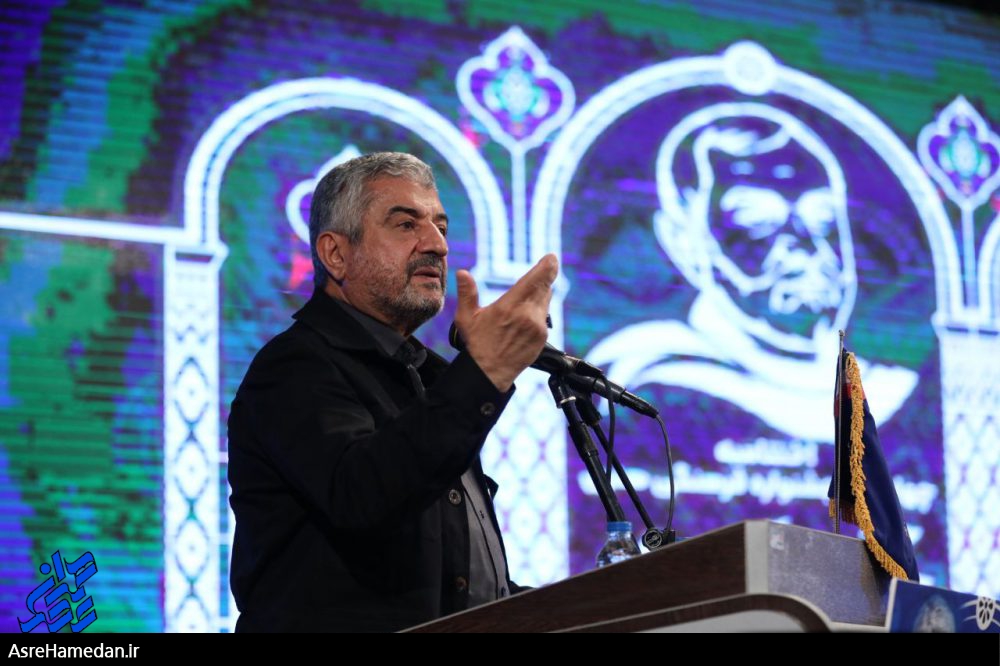 اقتدار ایران آمریکا را مجبور به ترک منطقه کرد/ خون پاک شهدا توطئه‌های دشمنان را بی‌اثر کرده است