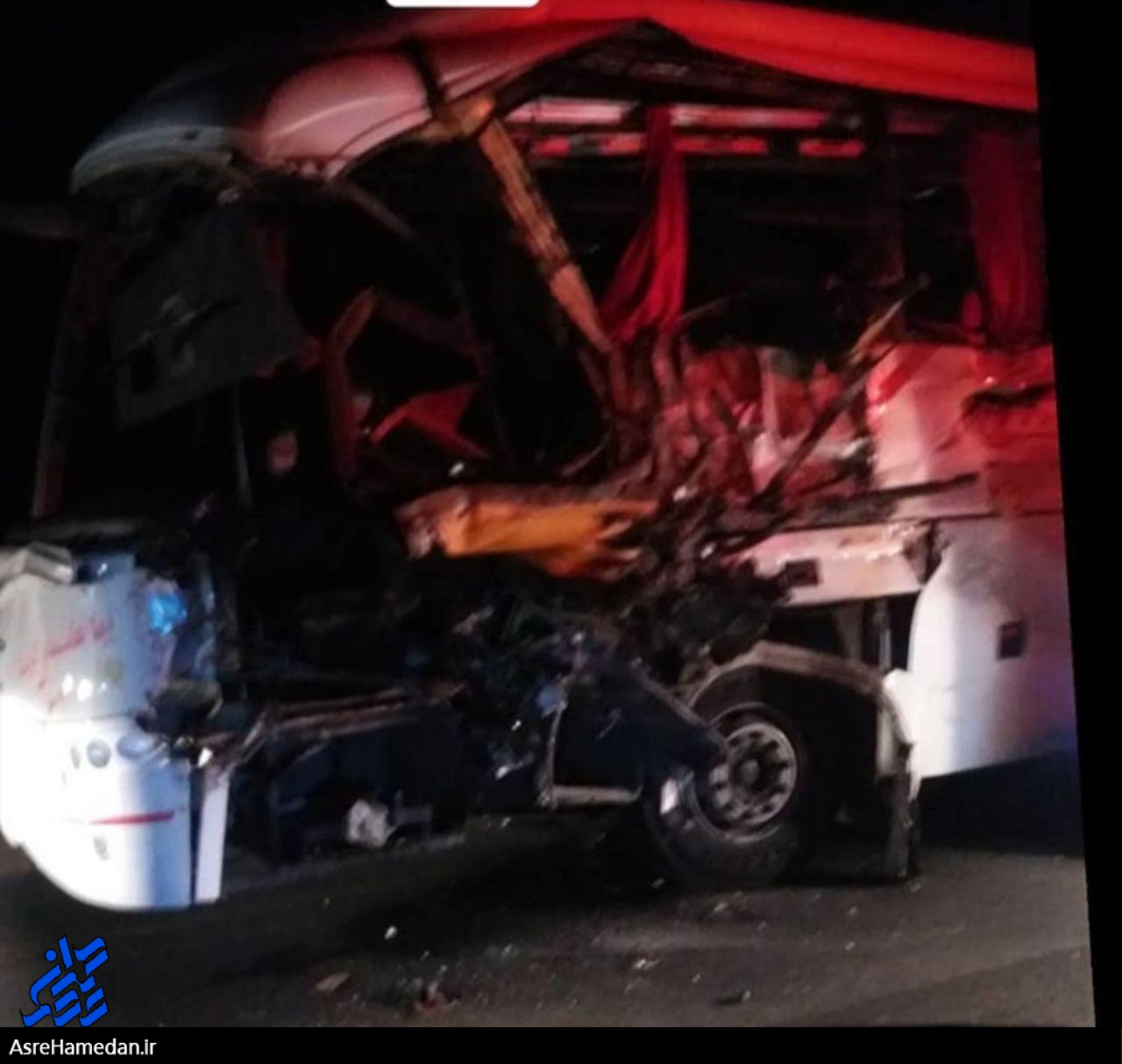 امدادرسانی اورژانس نهاوند به حادثه دیدگان تصادف مرگبار اتوبوس